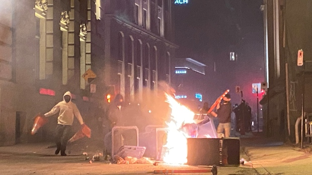 Ausschreitungen gegen die Ausgangssperre in Montreal