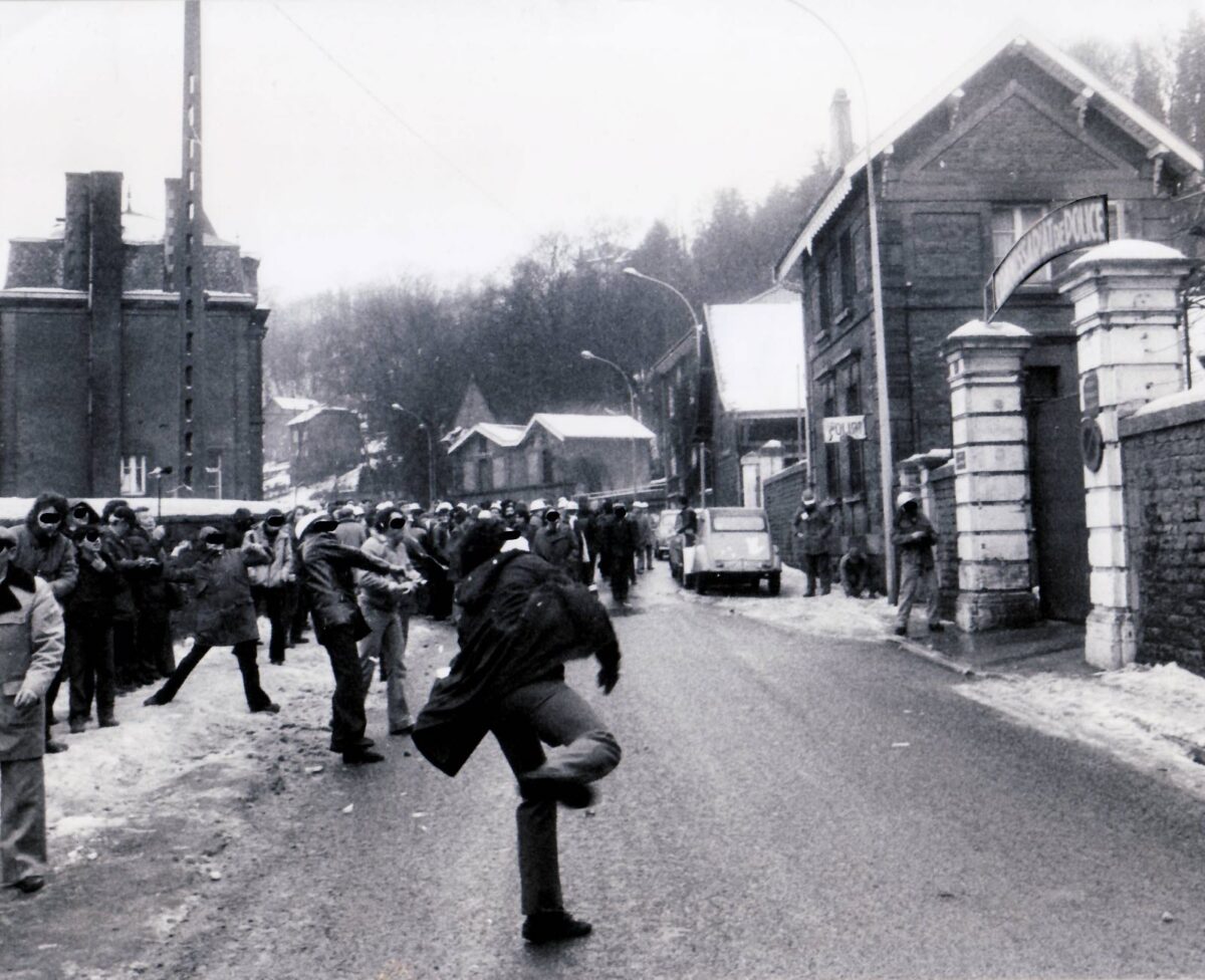 ERSTER MAI 1979: DIE CFDT LONGWY BELAGERT DIE POLIZEIINSPEKTION